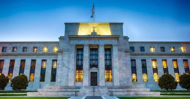 ما أسباب رفع البنك المركزي الأمريكي لسعر الفائدة؟